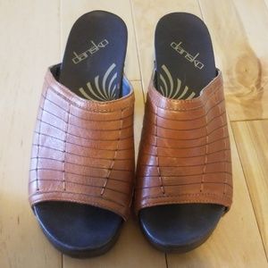 Dansko wedges size 36